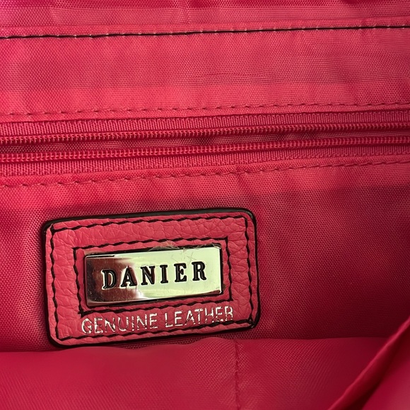 Danier Leather Shoulder Bag Bubblegum Pink - Picture 6 of 8
